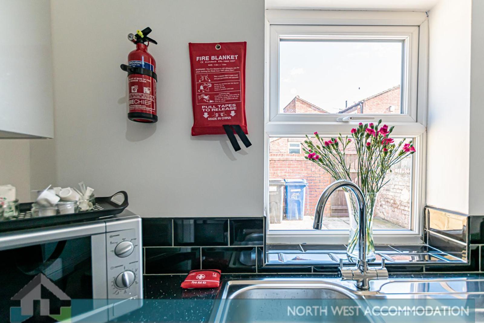 Wellfield Serviced Accommodation Warrington Exterior foto